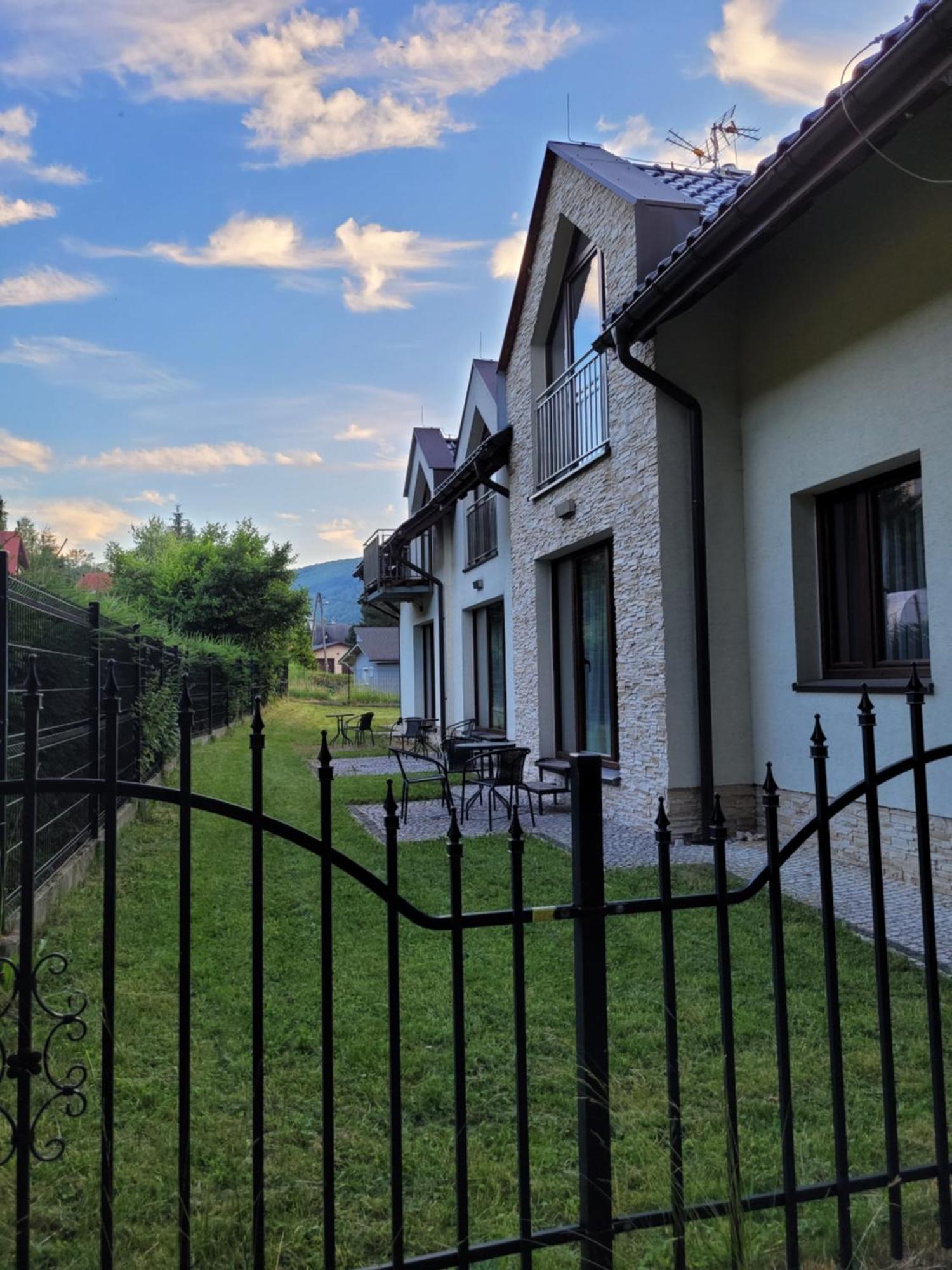 Apartamenty Pod Skrzycznem Szczyrk Kültér fotó